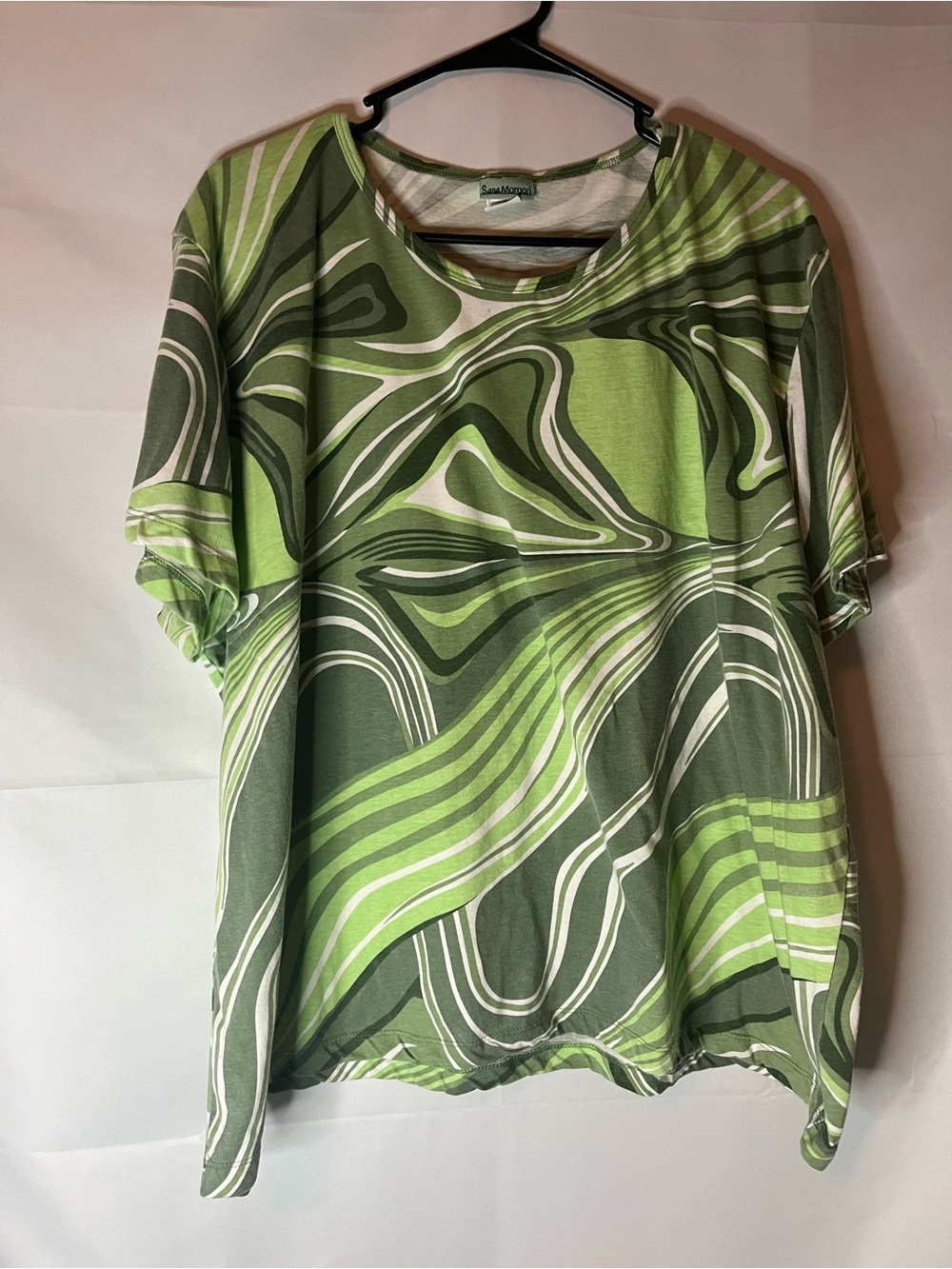 Sara Morgan  Green Swirl Short Sleeve Tee